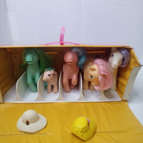 My Little Pony Vintage 80s Lot Plastic Case 5 Pony's 2 Hats - Picture 4 of 16